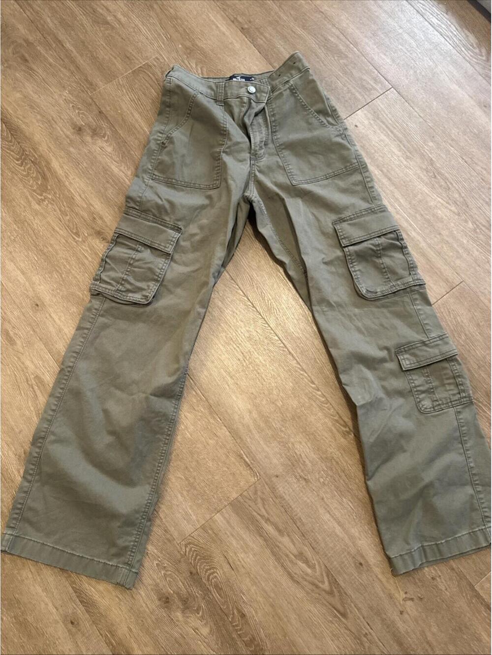 Hollister Ultra High Rise Baggy Cargo Pants Women W25R